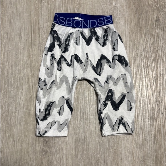 Bonds Gray and Black Zigzag Baby Pants - Picture 1 of 1